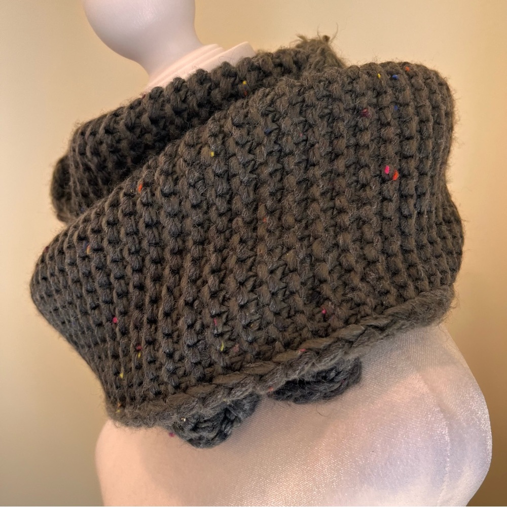 REI Coop Gray Infinity Chunky Scarf Acrylic Outdoor Granola Girl Hippy Boho Hike - Picture 2 of 6
